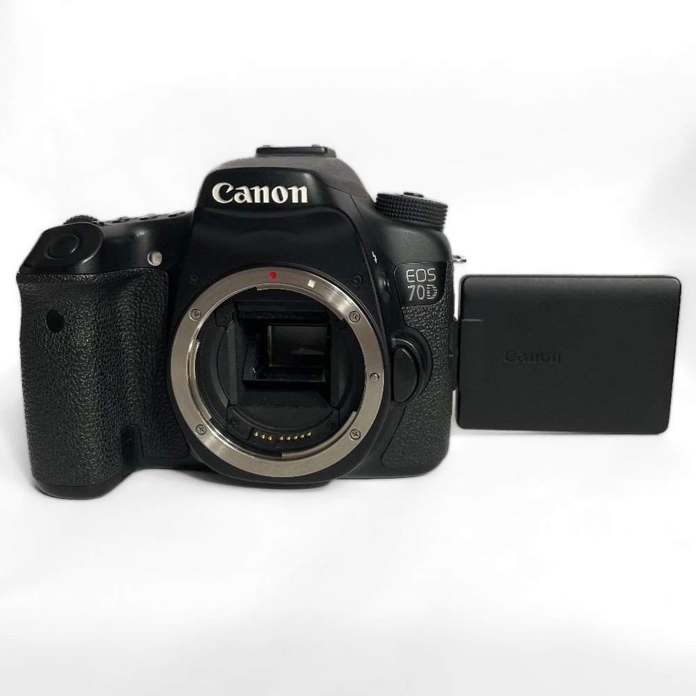 Canon EOS 70D DSLR Camera Body + Accessories
